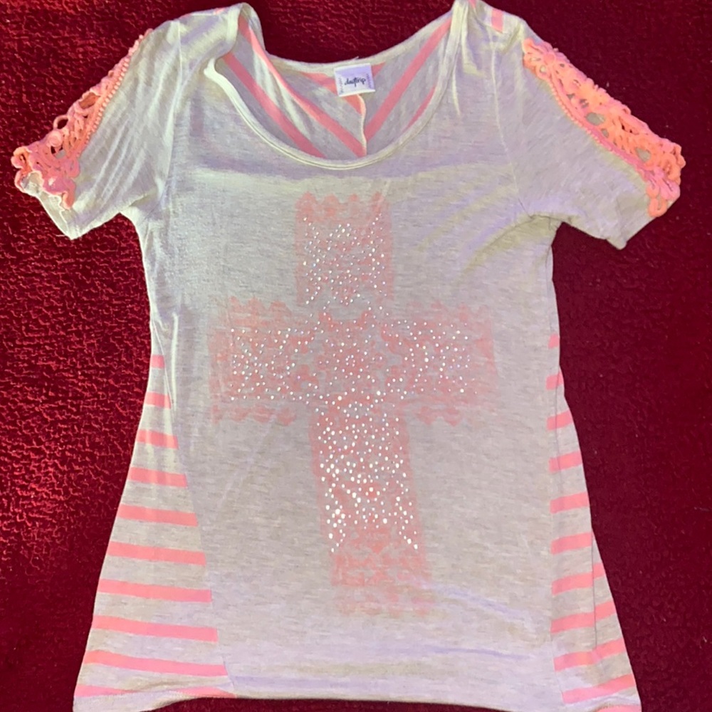 🍑Daytrip peach/cream striped top w/lace detail & bling